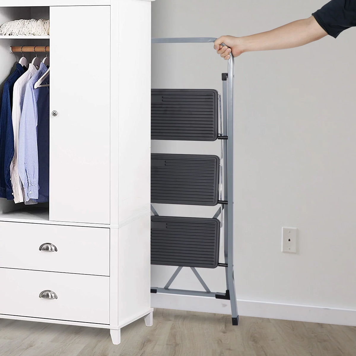 Folding 3-Step Steel Ladder with Handgrip N294